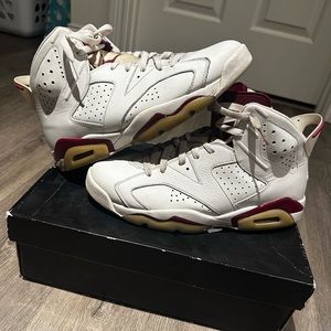 Jordan 6 “Maroon”
Size 10.5
Right shoe has peeling/cracking
No box
Nun under $70